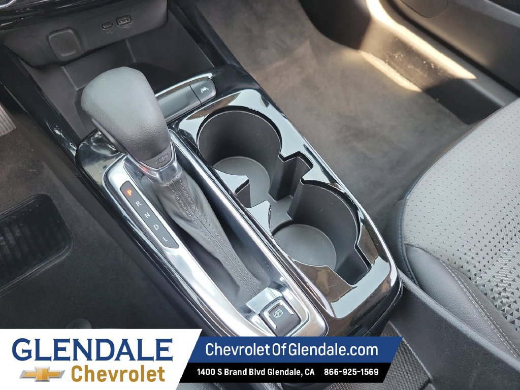 Used 2025 Chevrolet Trax LT FWD image 18