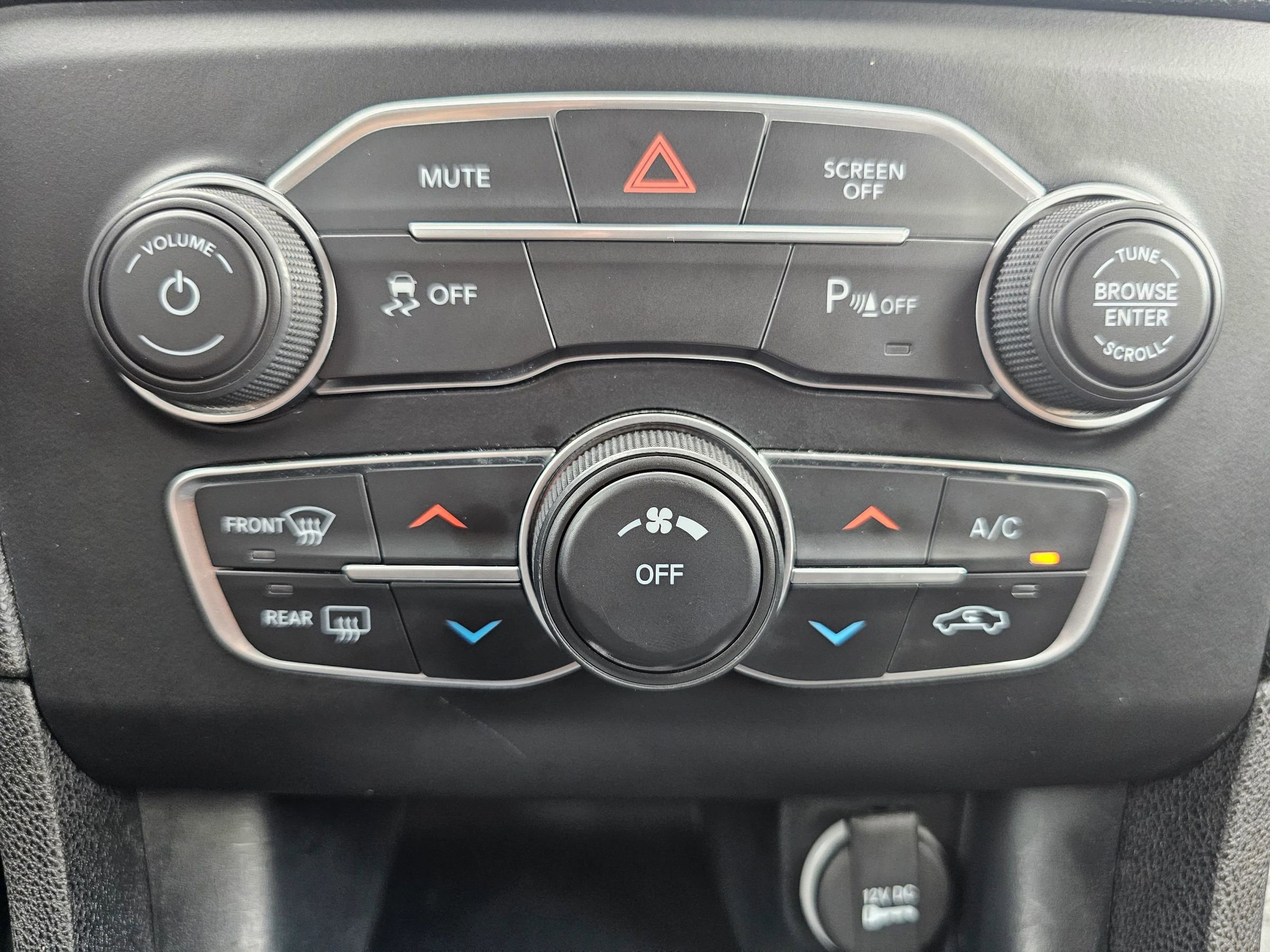 Used 2022 Dodge Charger SXT image 22
