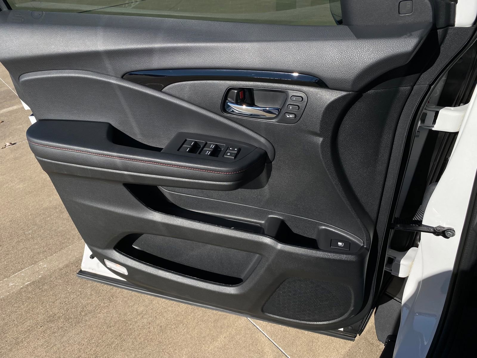 Used 2025 Honda Ridgeline Black Edition image 26