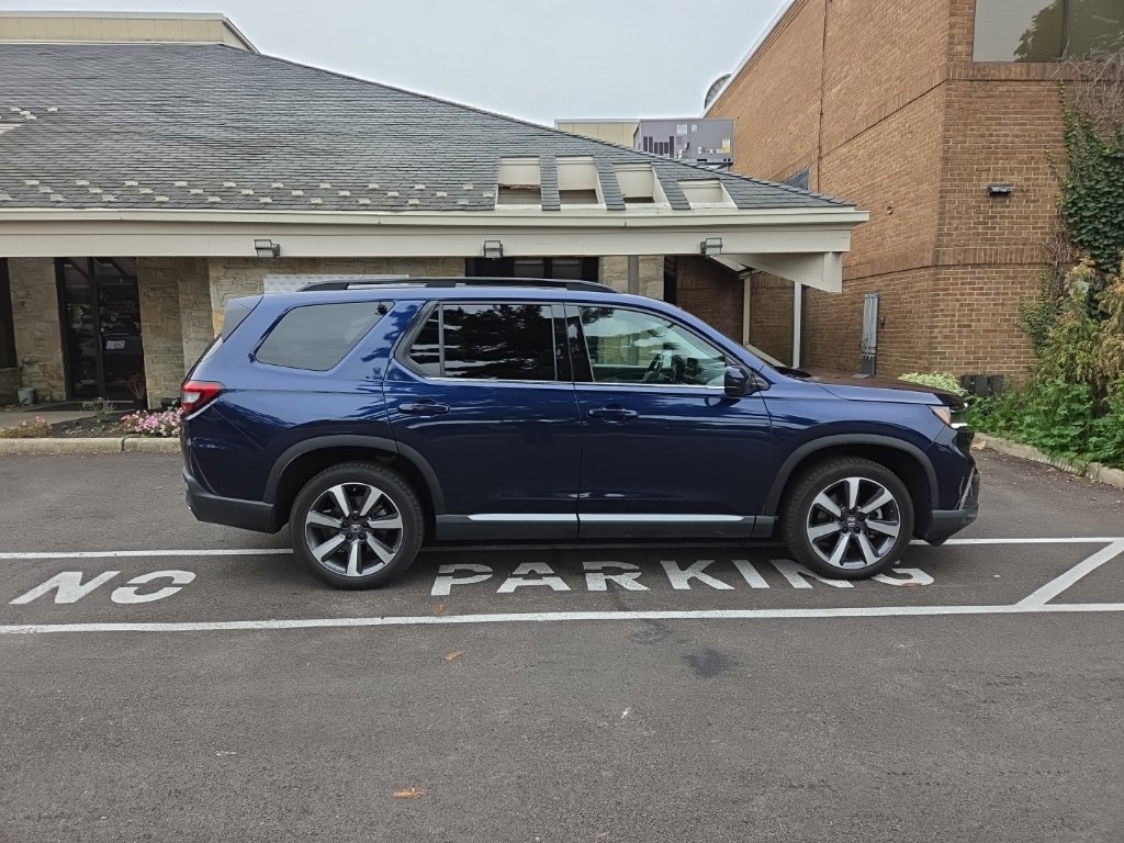 Used 2024 Honda Pilot Touring image 5