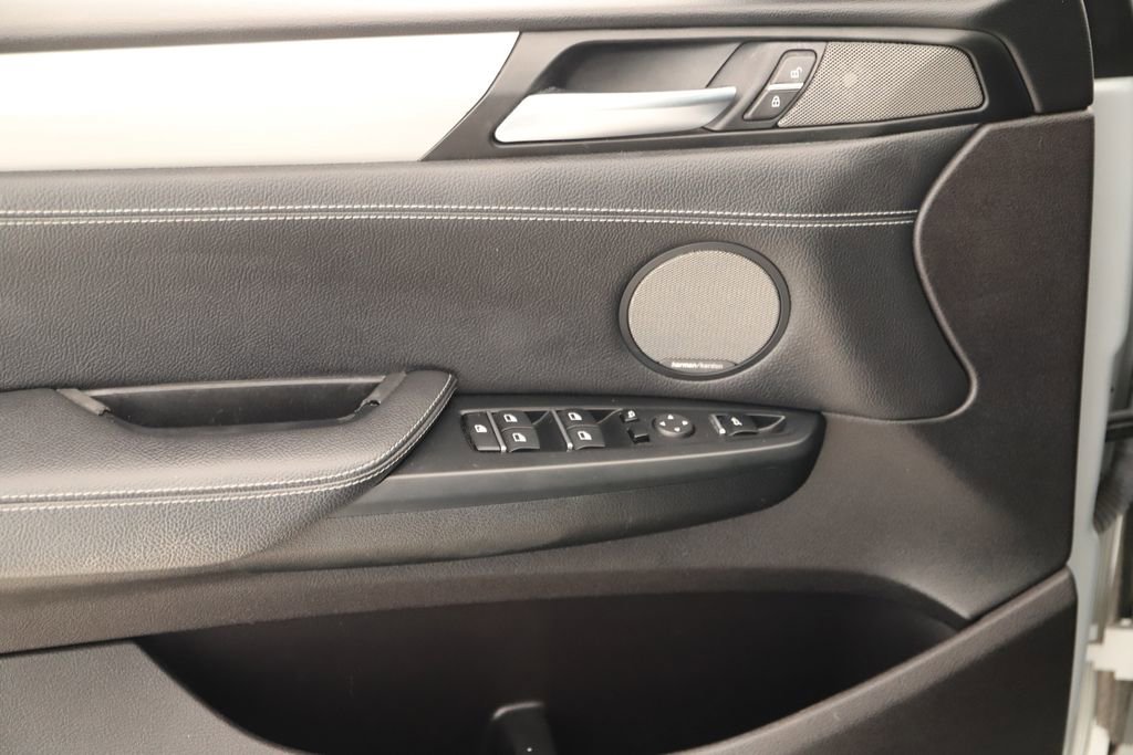 Used 2018 BMW X4 M40i image 24