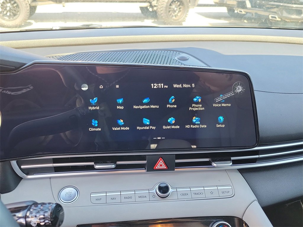 Used 2025 Hyundai Elantra Limited image 20