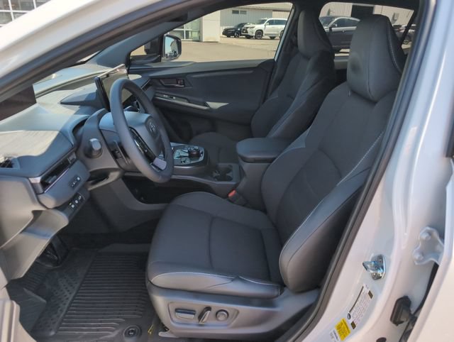 Used 2026 Toyota C-HR AWD/4WD image 15