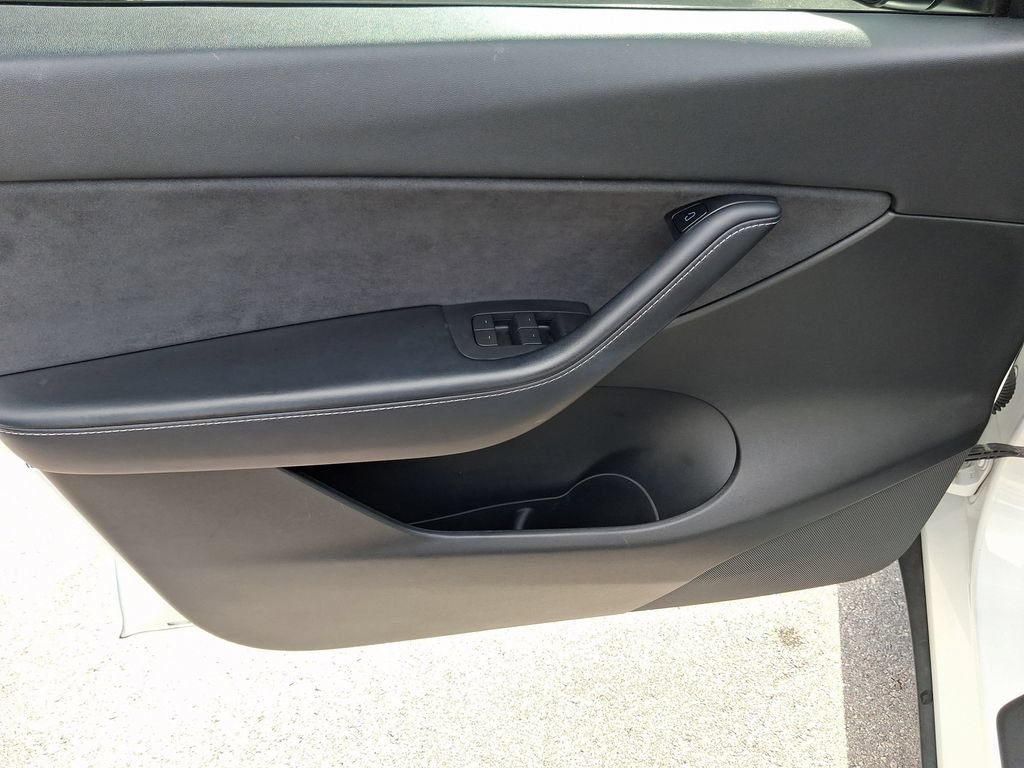 Used 2021 Tesla Model Y Performance AWD/4WD image 16