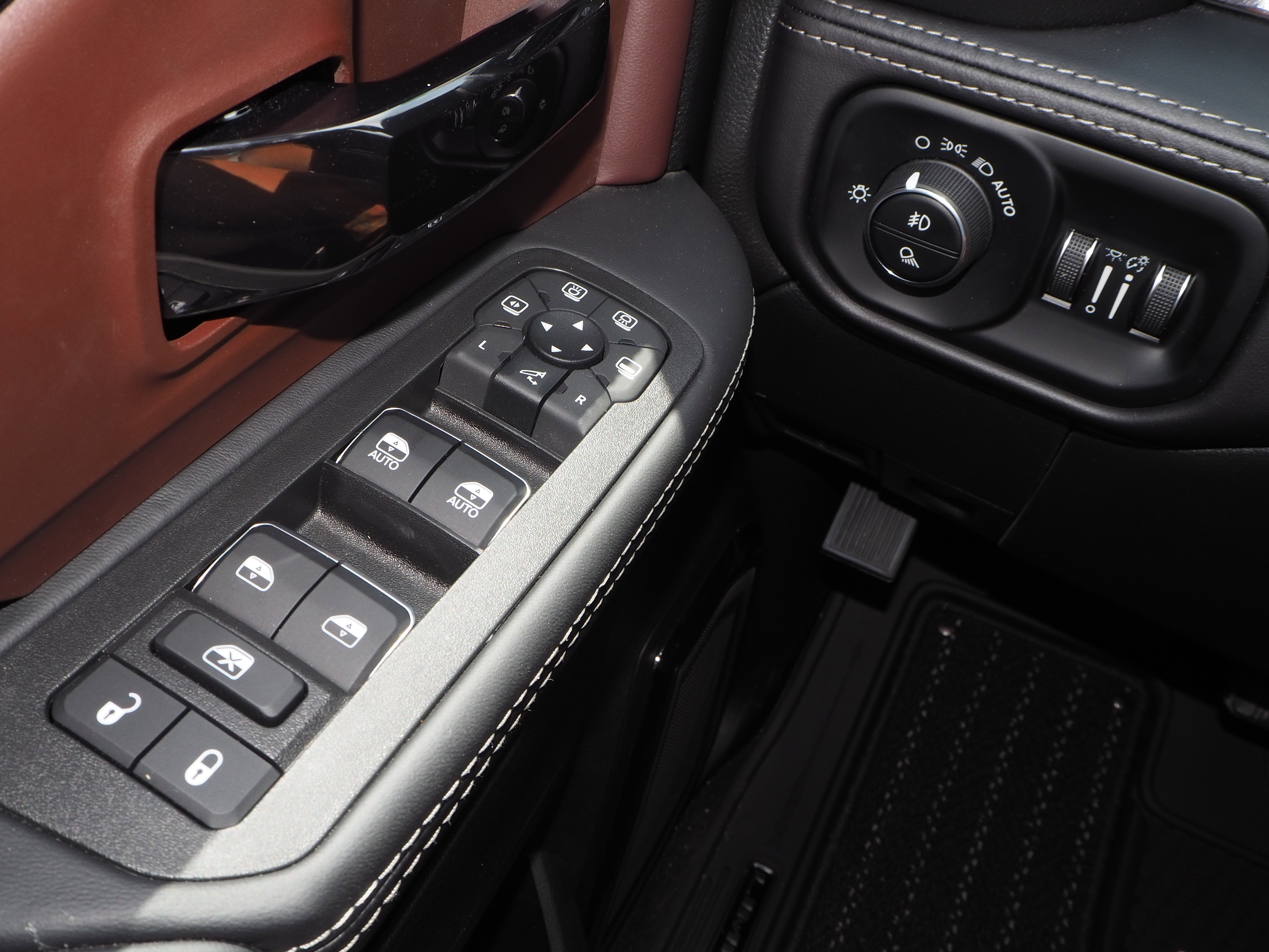 New 2025 RAM 2500 Limited image 31