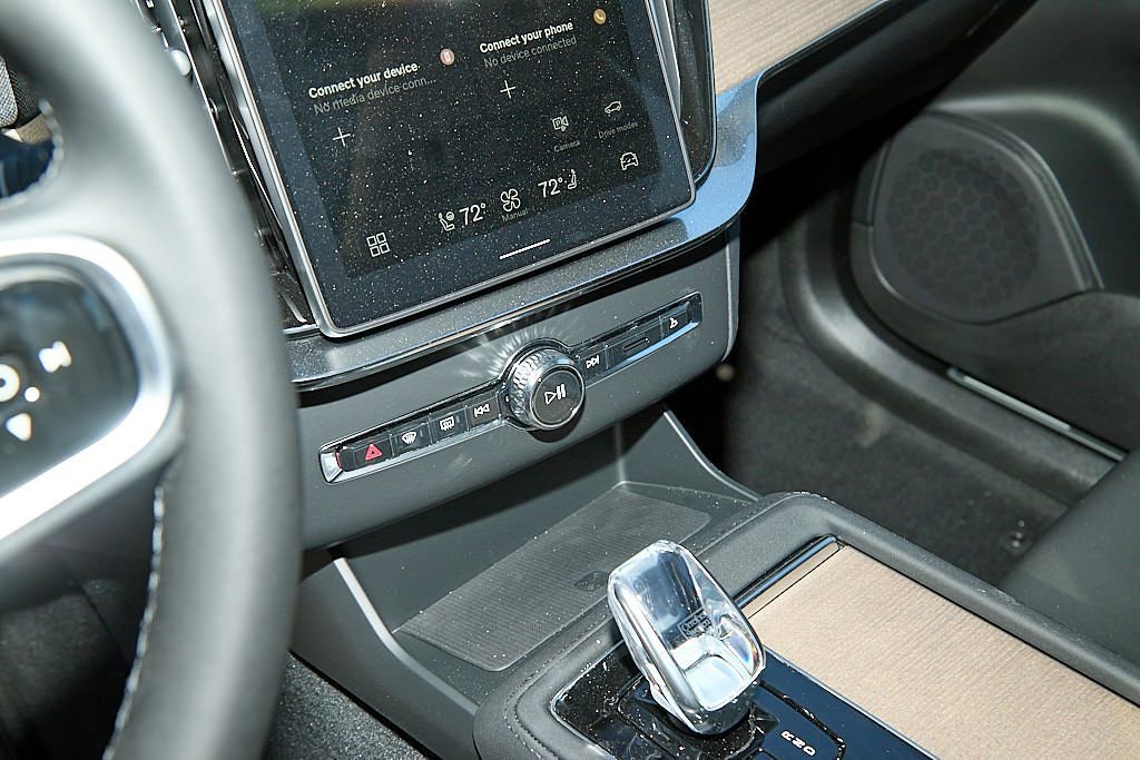 New 2026 Volvo XC90 B6 Plus w/ Protection Package image 16