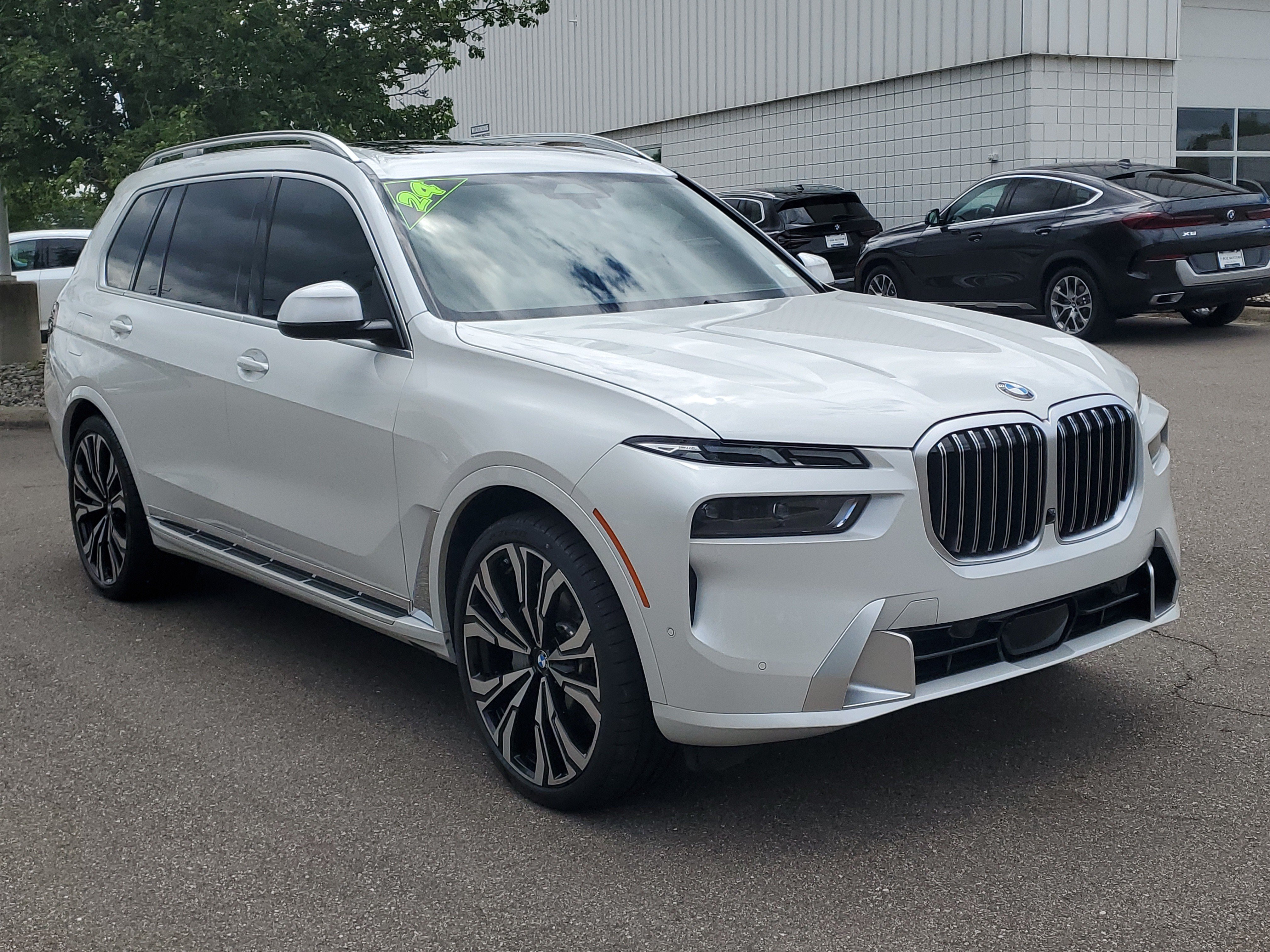Certified 2024 BMW X7 xDrive40i w/ Executive Package AWD/4WD image 3