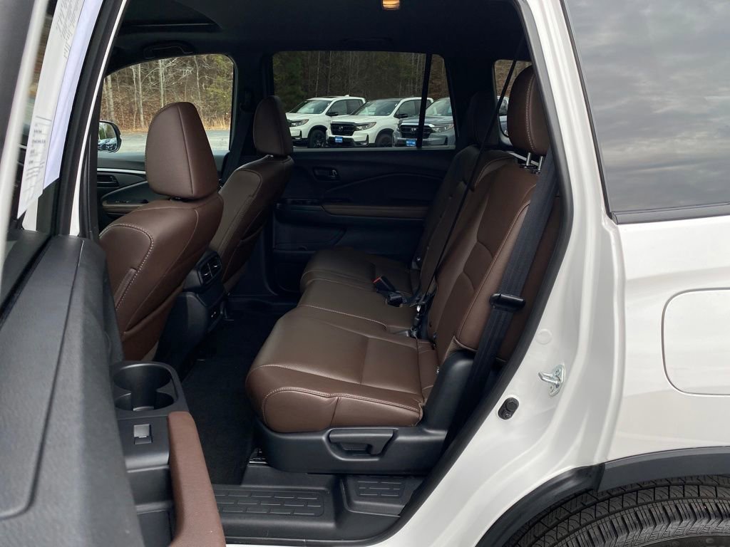 Certified 2025 Honda Passport EX-L image 26