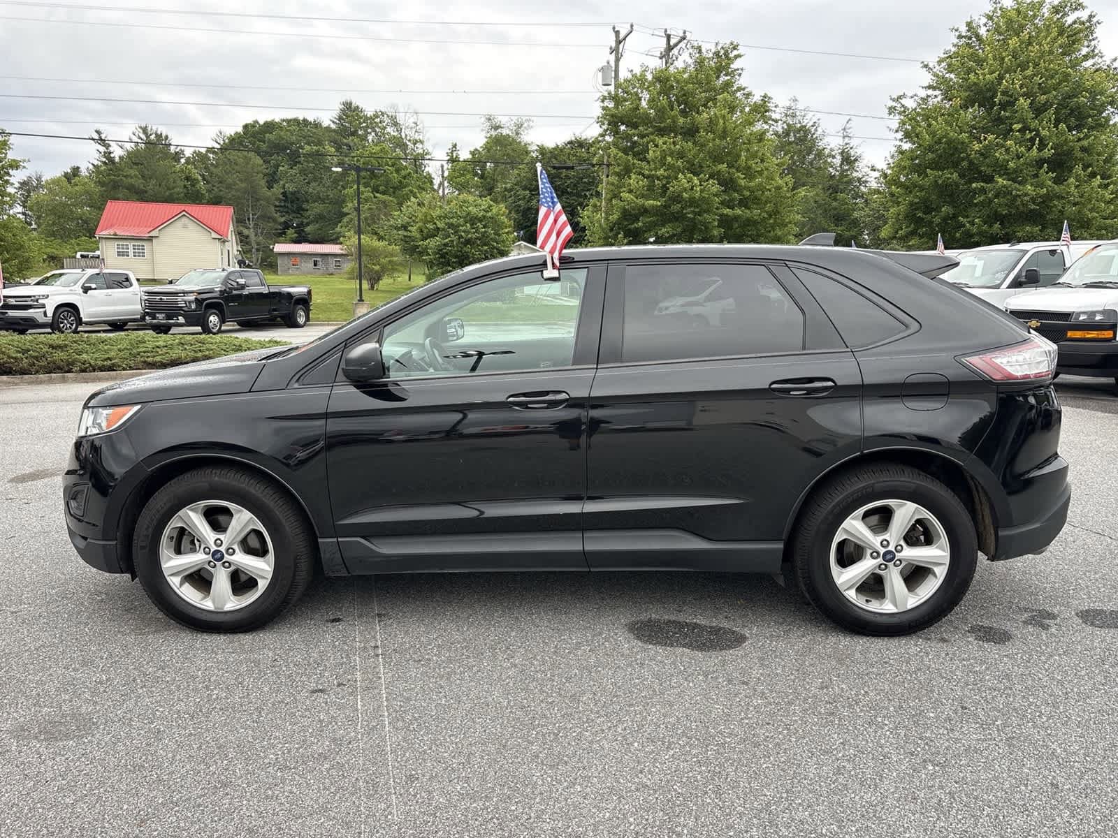 Used 2018 Ford Edge SE FWD image 9