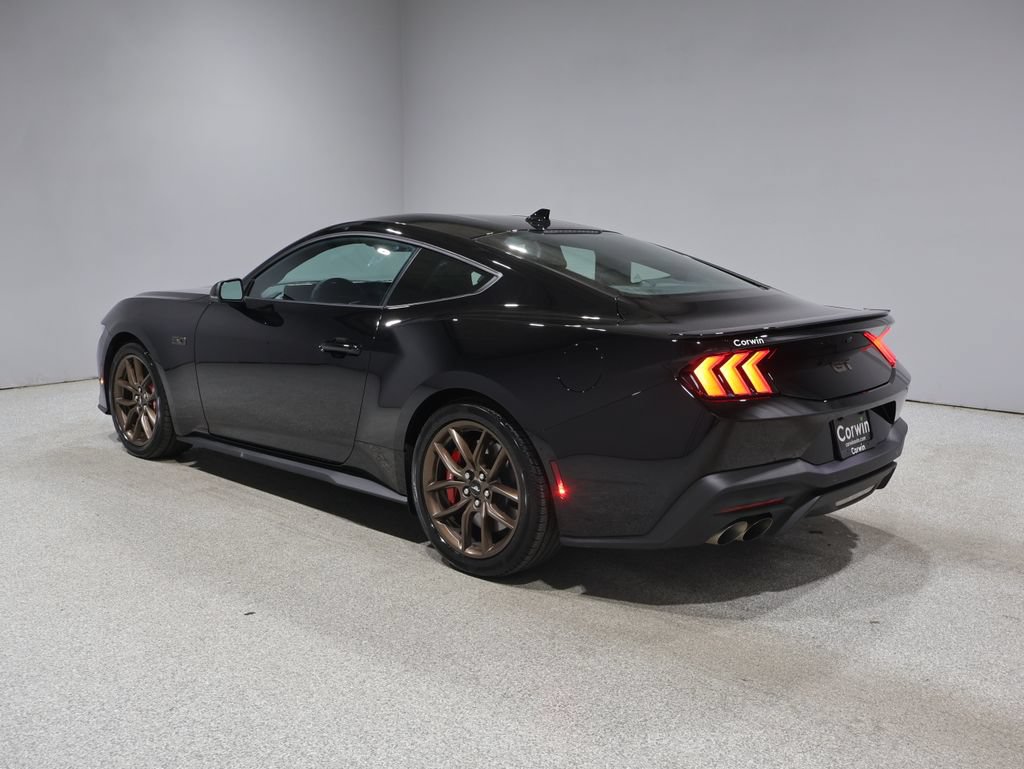 Used 2025 Ford Mustang GT Premium RWD image 5