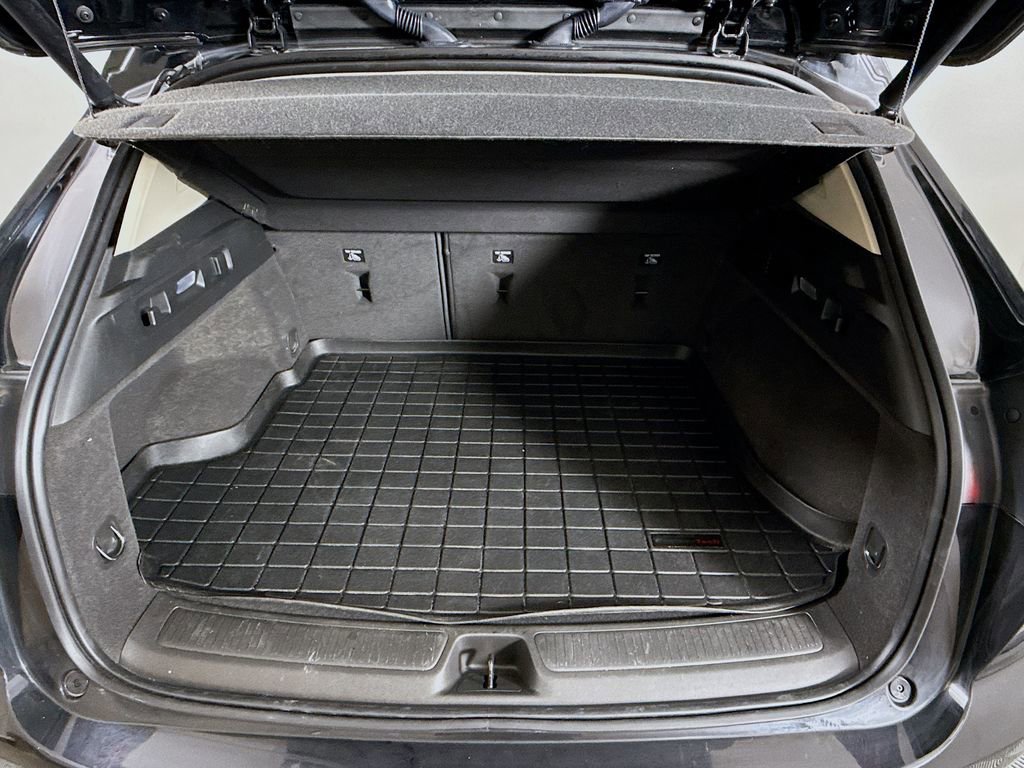 Used 2023 Buick Envision Essence w/ Sport Touring Package image 25