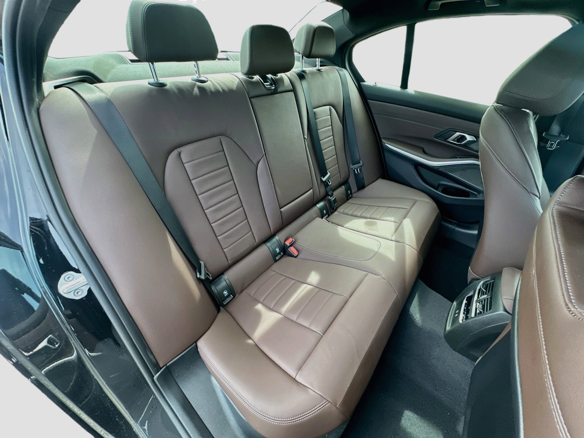 New 2026 BMW 330i Sedan w/ M Sport Package RWD image 19