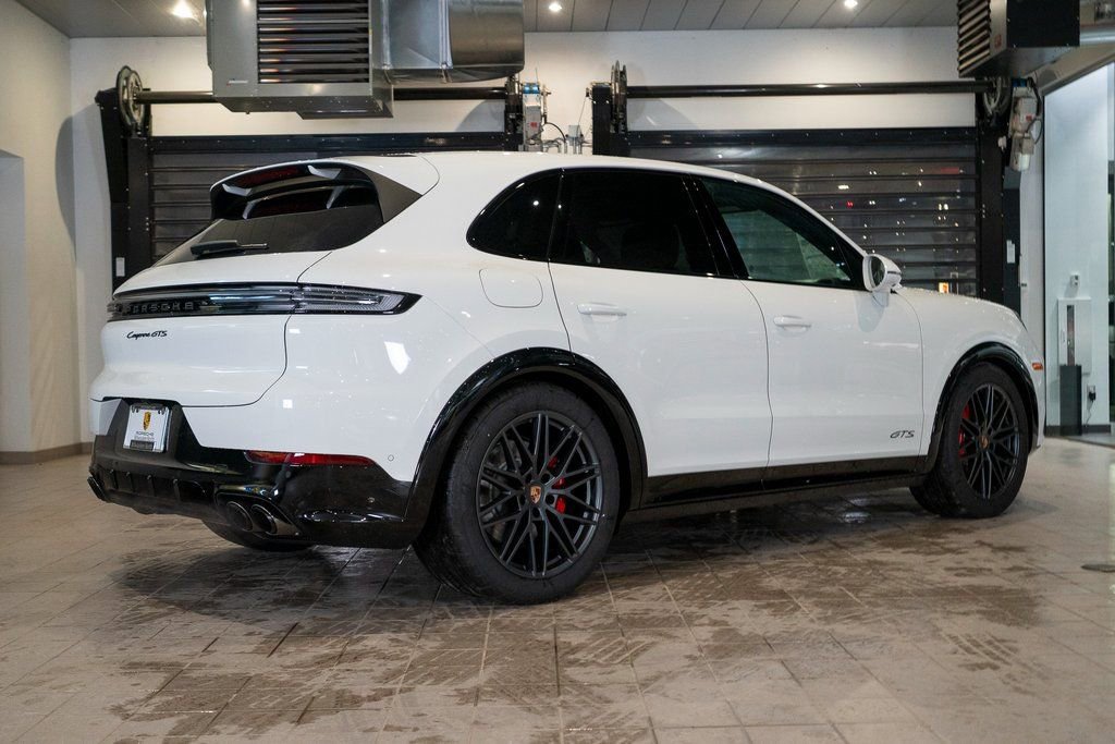 New 2026 Porsche Cayenne GTS image 9