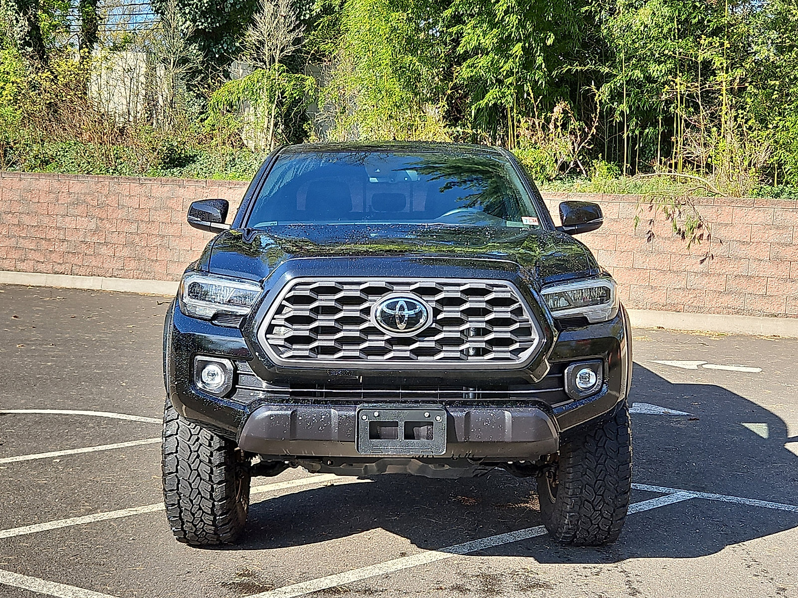 Used 2023 Toyota Tacoma TRD Off-Road w/ Technology Package AWD/4WD image 2