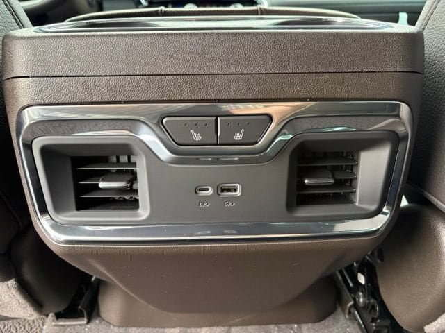 New 2026 GMC Sierra 3500 Denali w/ Denali Reserve Package AWD/4WD image 14