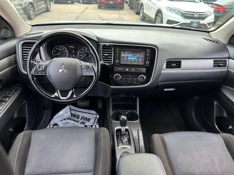 Used 2016 Mitsubishi Outlander SE AWD/4WD image 20