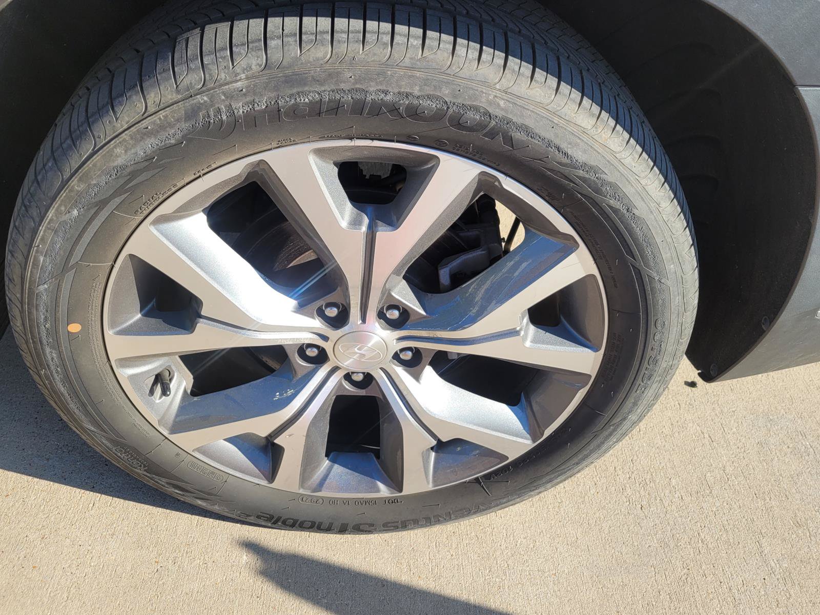 Used 2022 Hyundai Palisade SEL w/ Premium Package FWD image 2