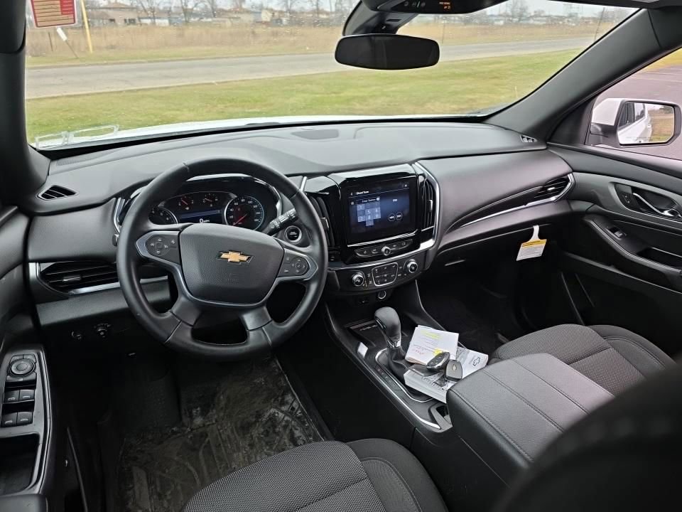 Used 2023 Chevrolet Traverse LT image 12