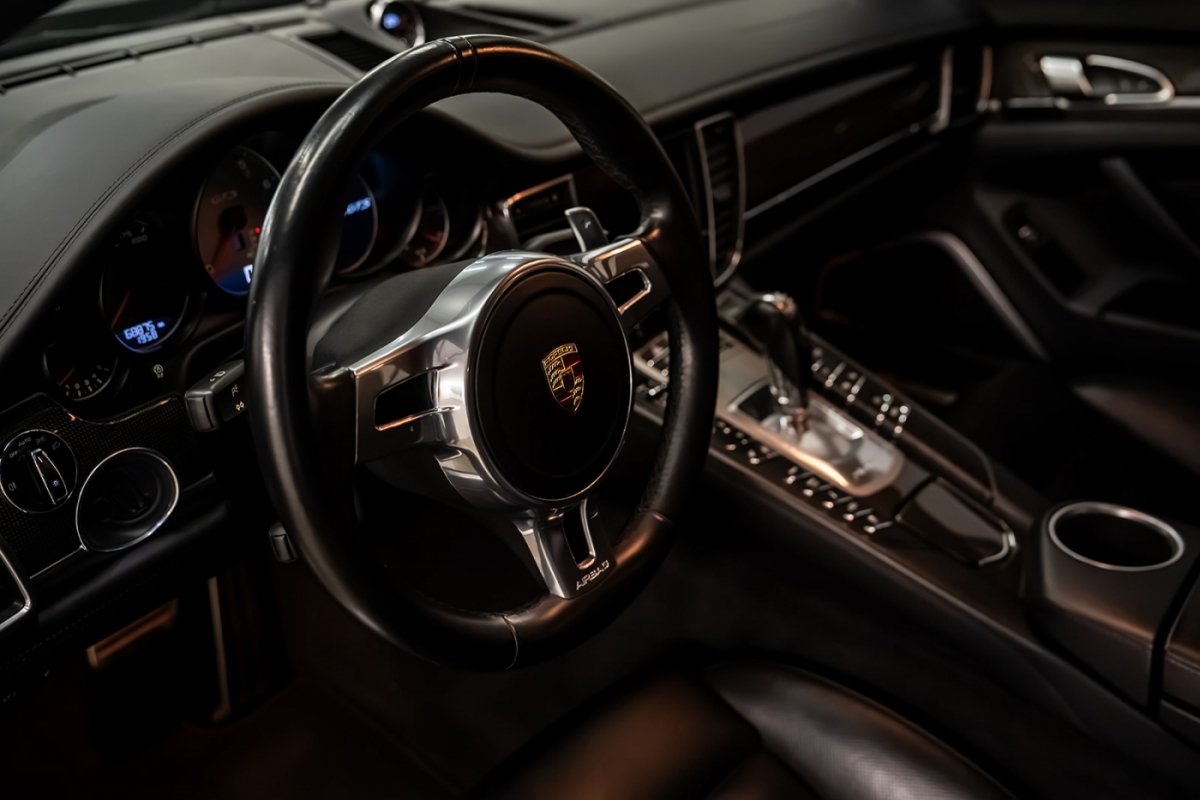 Used 2015 Porsche Panamera GTS AWD/4WD image 23