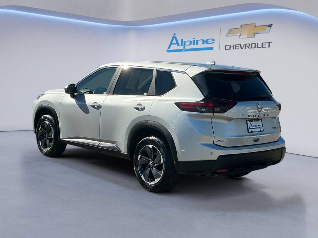 Used 2024 Nissan Rogue SV FWD image 3