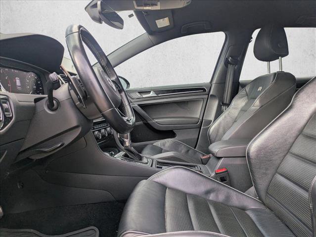 Used 2018 Volkswagen Golf 4-Door image 15