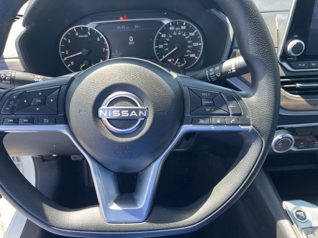 Used 2025 Nissan Altima 2.5 SV FWD image 18