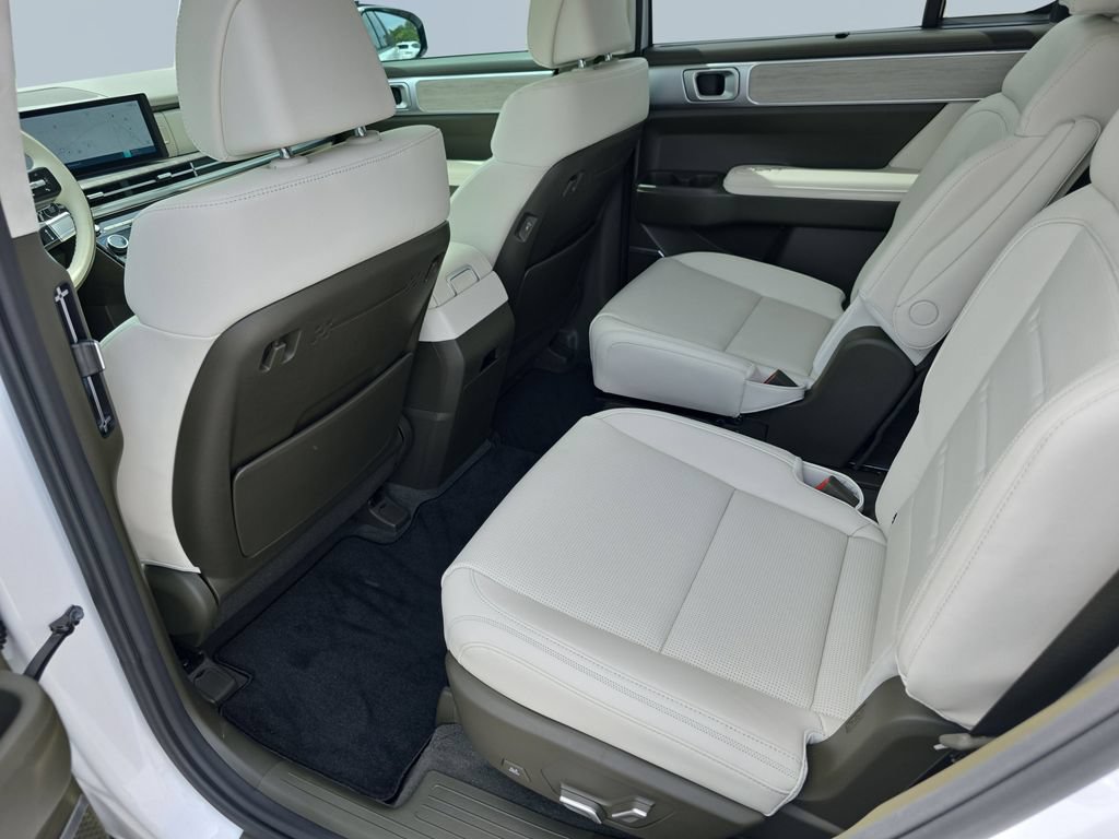 Certified 2025 Hyundai Santa Fe Calligraphy FWD image 30