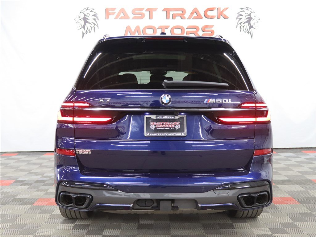 Used 2023 BMW X7 M60i w/ Executive Package image 5