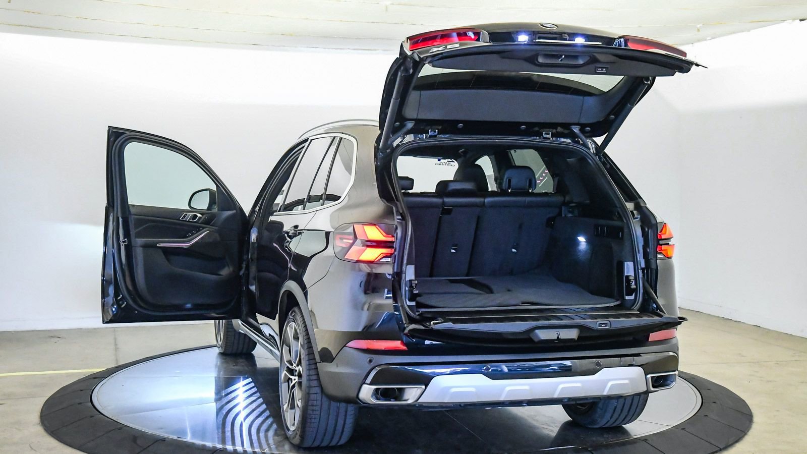 Certified 2024 BMW X5 sDrive40i w/ Parking Assistance Package RWD image 25