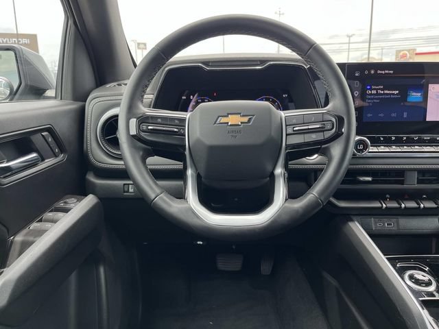 Used 2025 Chevrolet Colorado LT AWD/4WD image 13