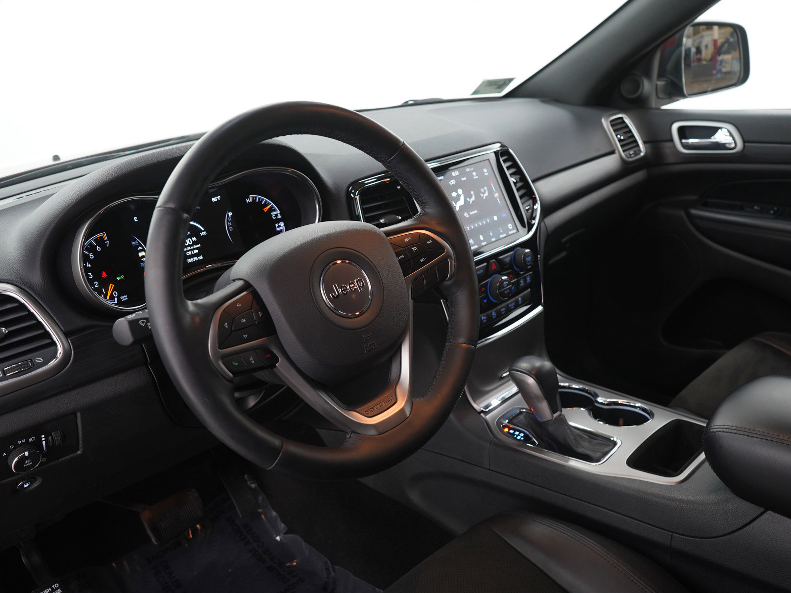 Used 2020 Jeep Grand Cherokee Altitude image 24