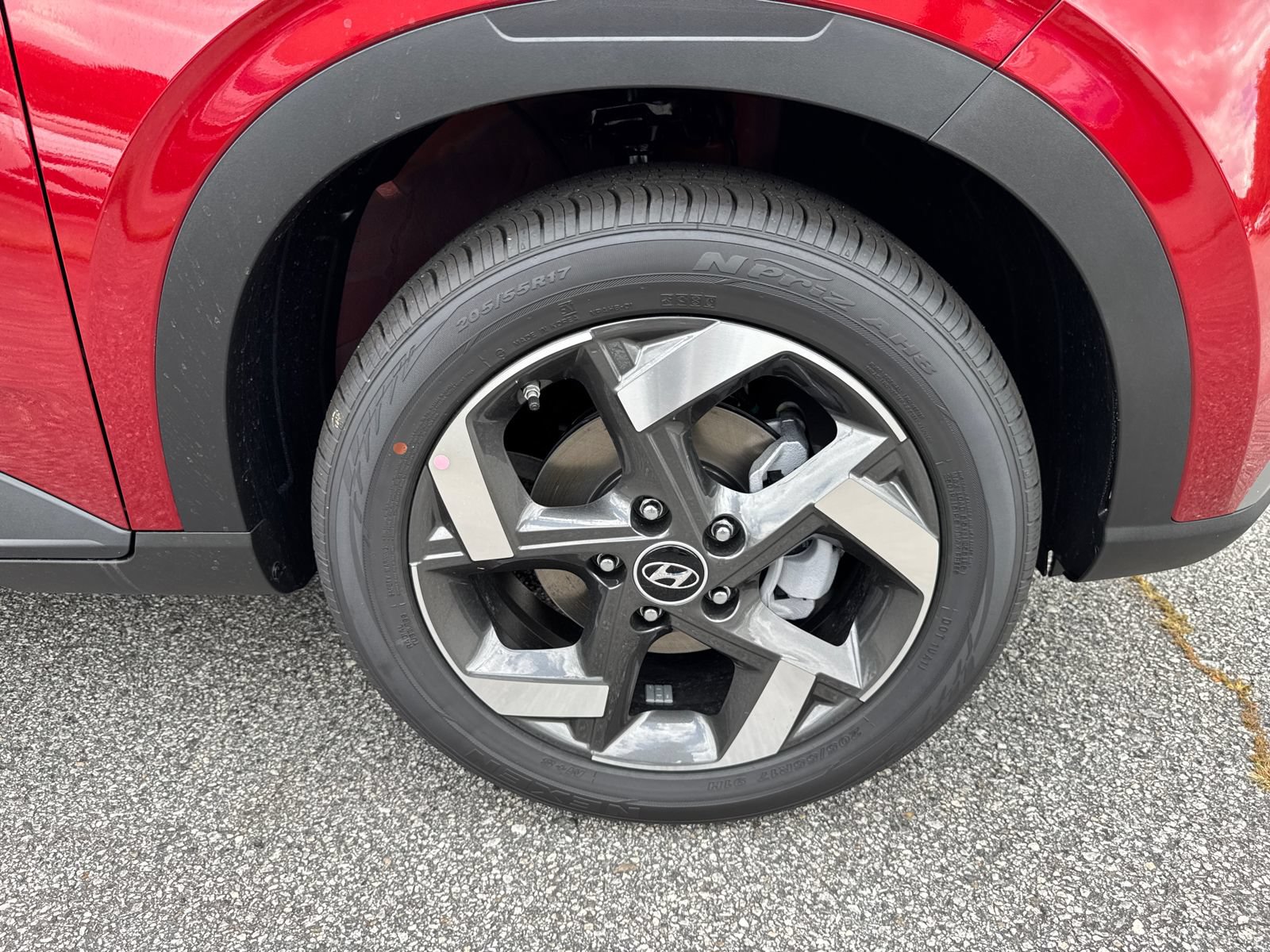 Used 2025 Hyundai Venue SEL FWD image 12