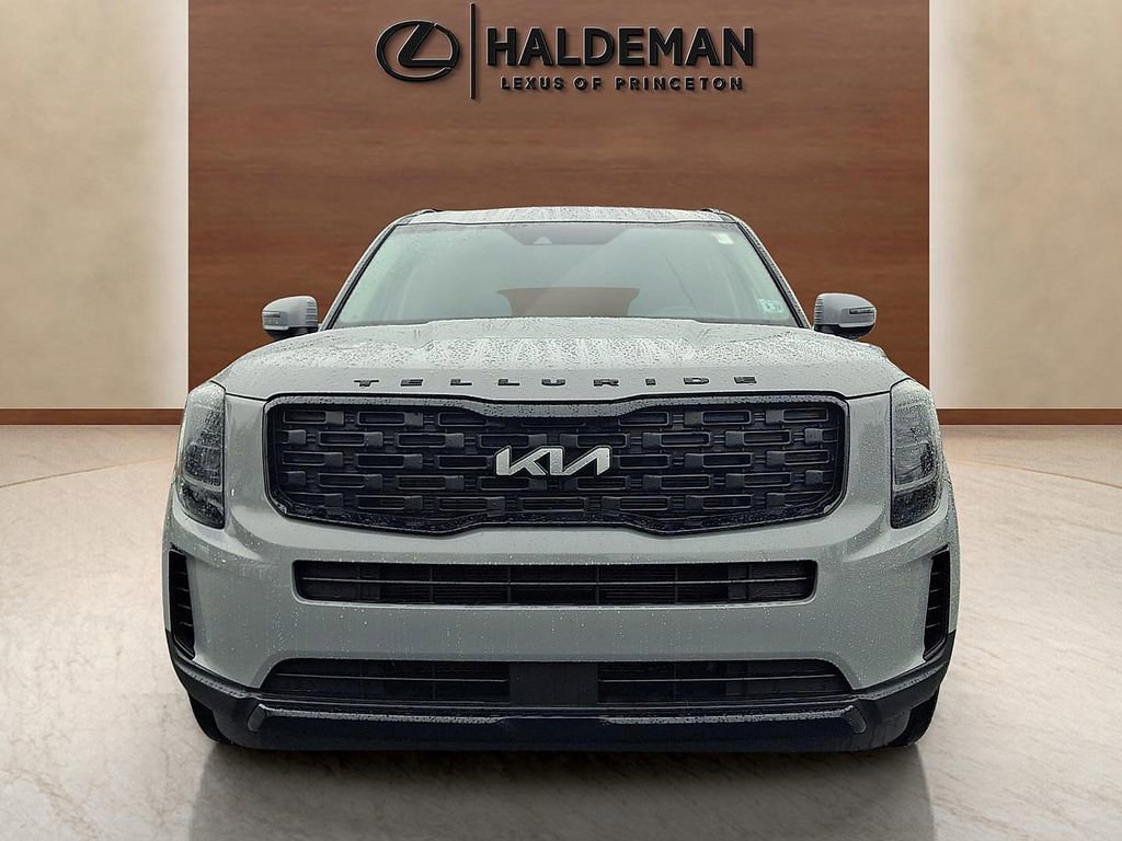 Used 2022 Kia Telluride EX w/ EX Premium Package image 2