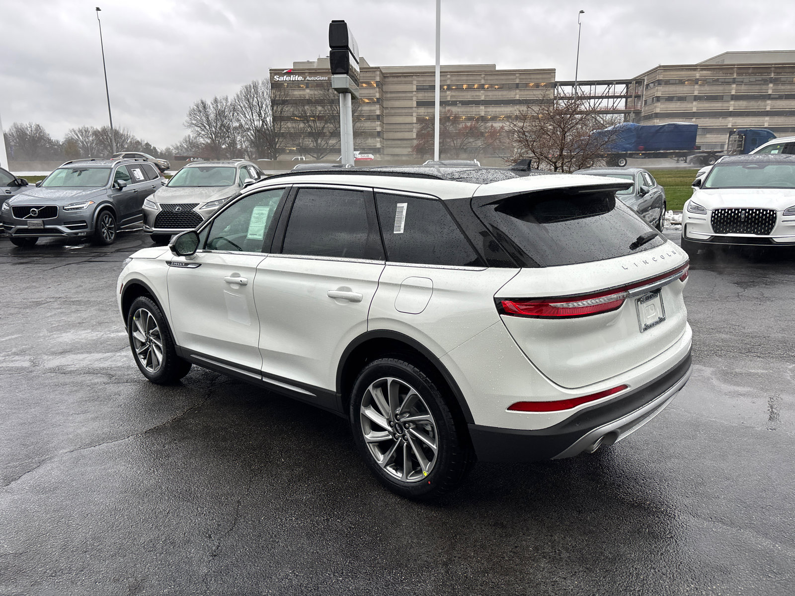 New 2026 Lincoln Corsair Premiere image 5