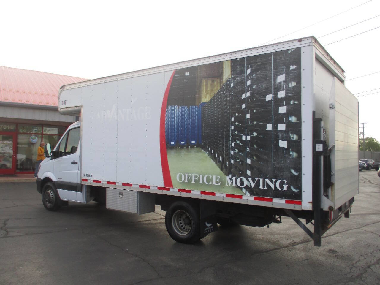 Used 2016 Freightliner Sprinter 3500 RWD image 3