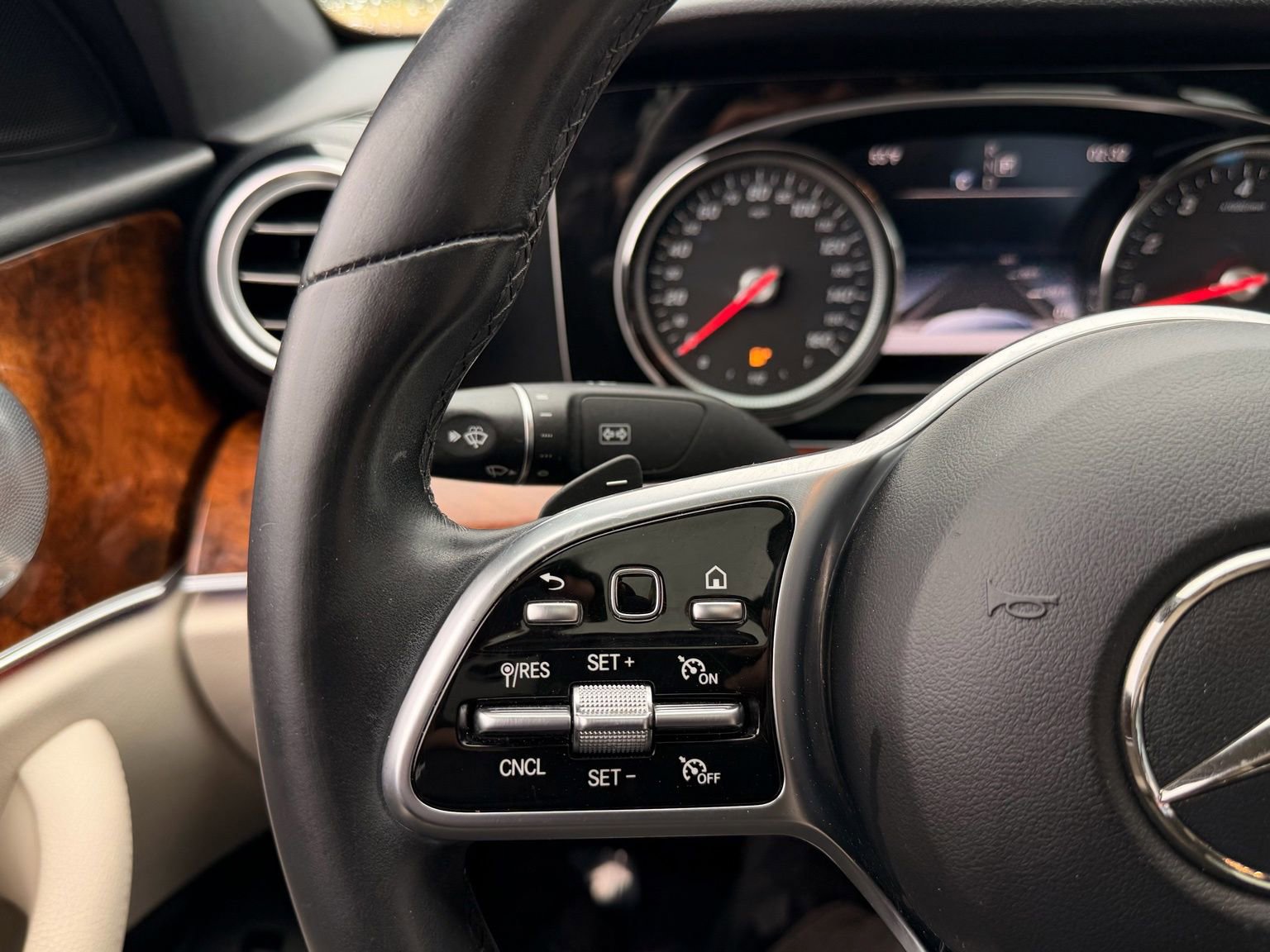 Used 2019 Mercedes-Benz E 300 4MATIC w/ Premium 1 Package image 30