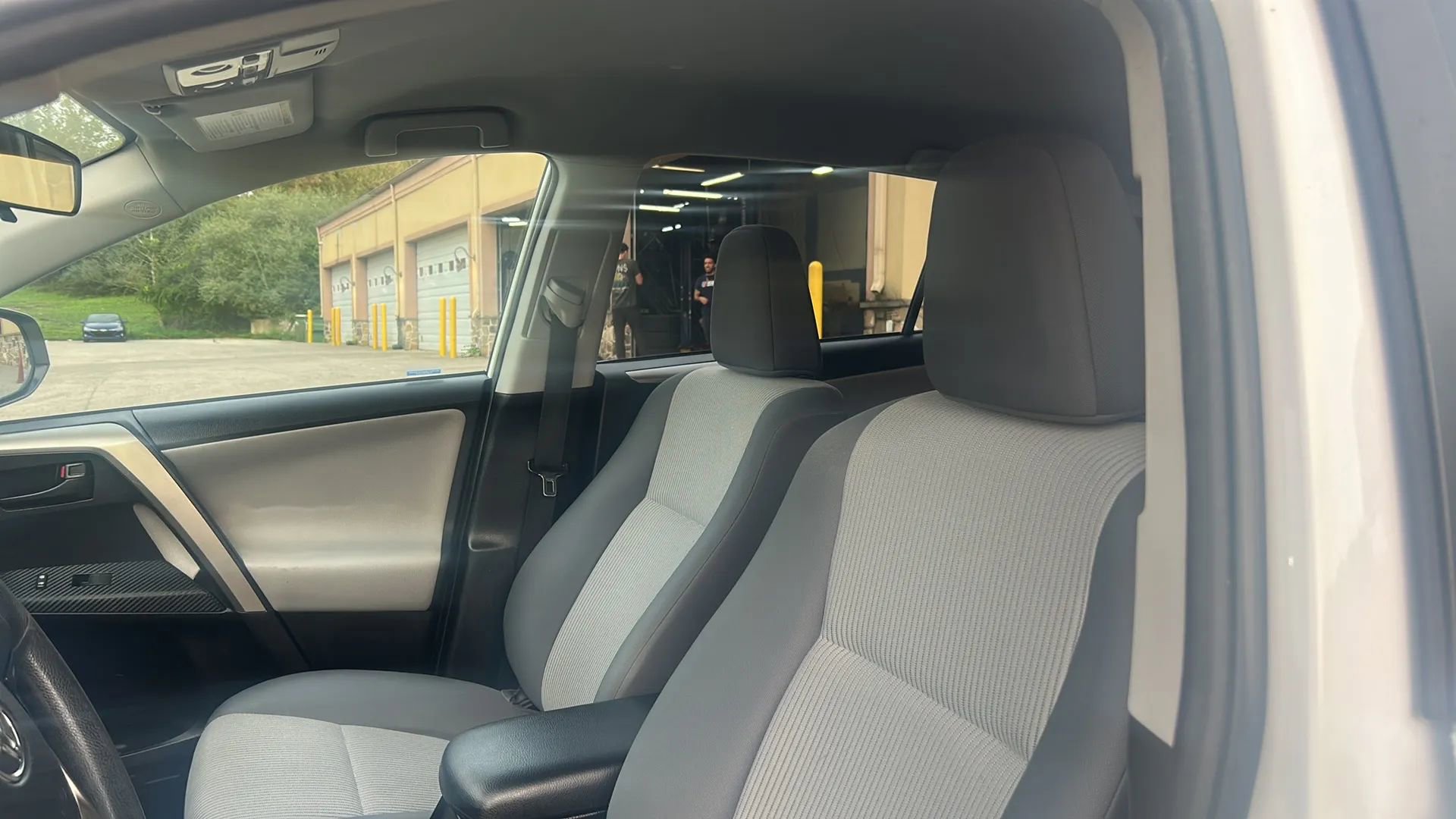 Used 2015 Toyota RAV4 LE image 26