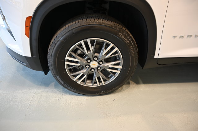 New 2027 Chevrolet Traverse LT w/ LPO, Floor Liner Package AWD/4WD image 29