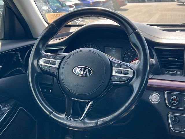 Used 2017 Kia Cadenza Premium FWD image 16