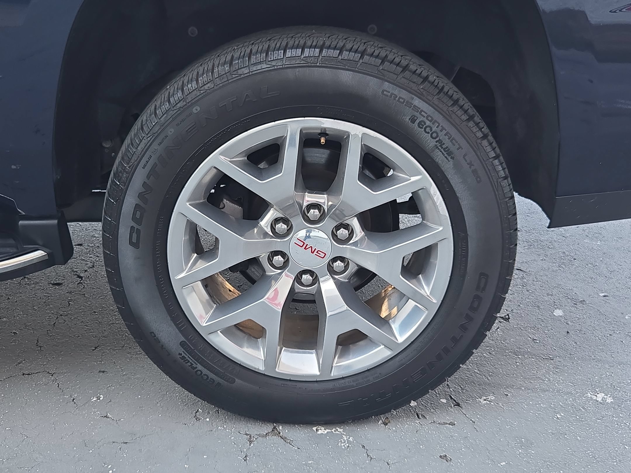 Used 2019 GMC Yukon SLE w/ SLE Value Package AWD/4WD image 17