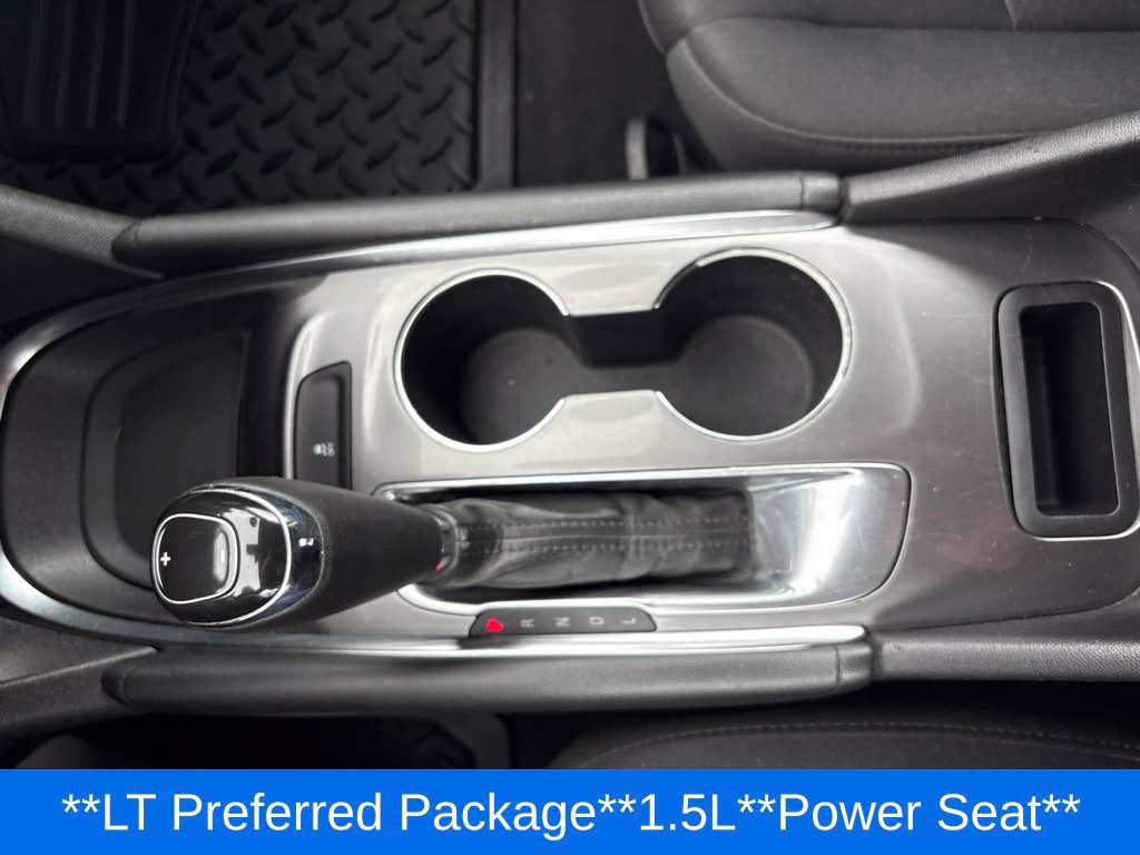 Used 2017 Chevrolet Malibu LT FWD image 18