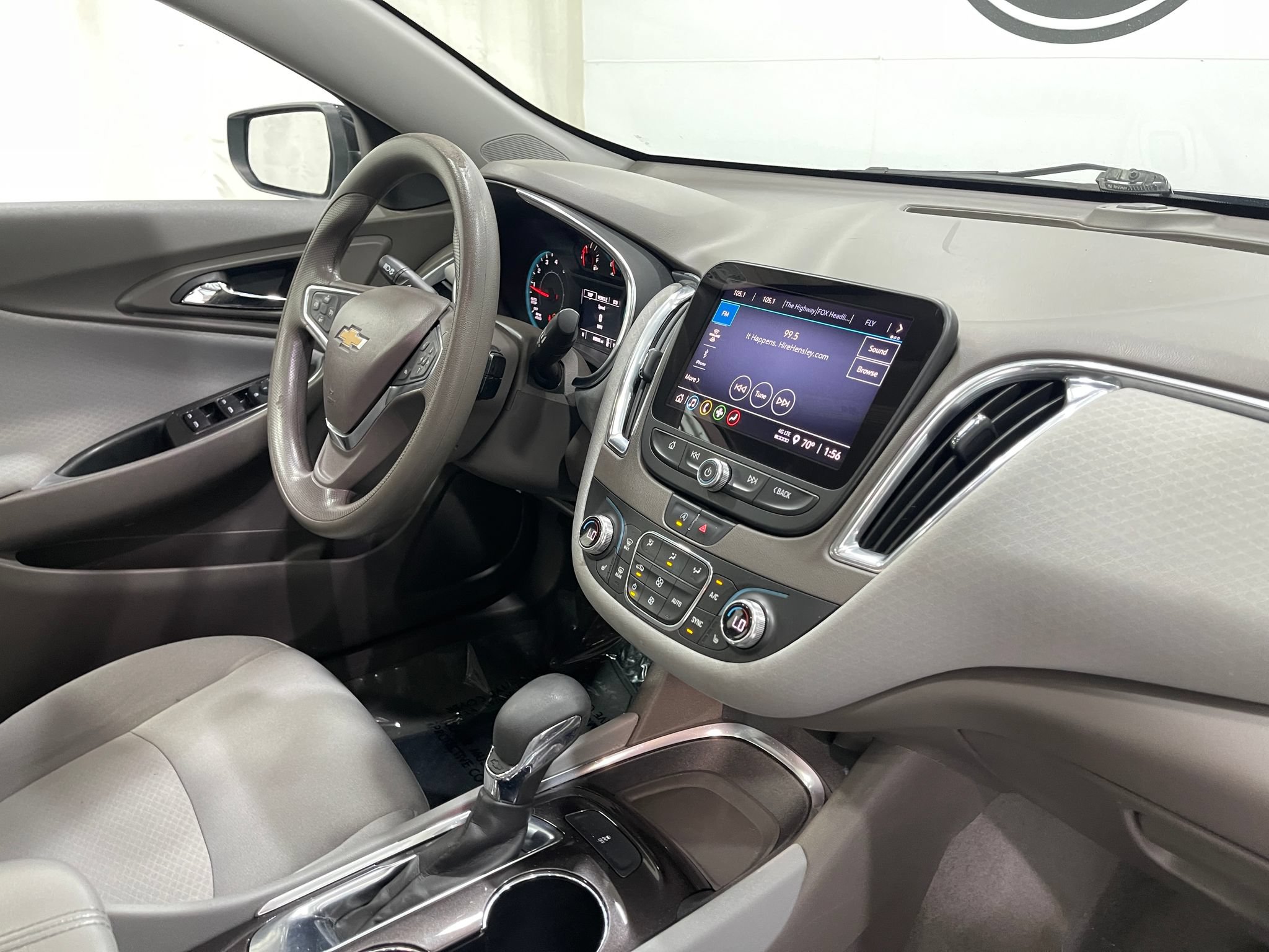 Used 2021 Chevrolet Malibu LT FWD image 18