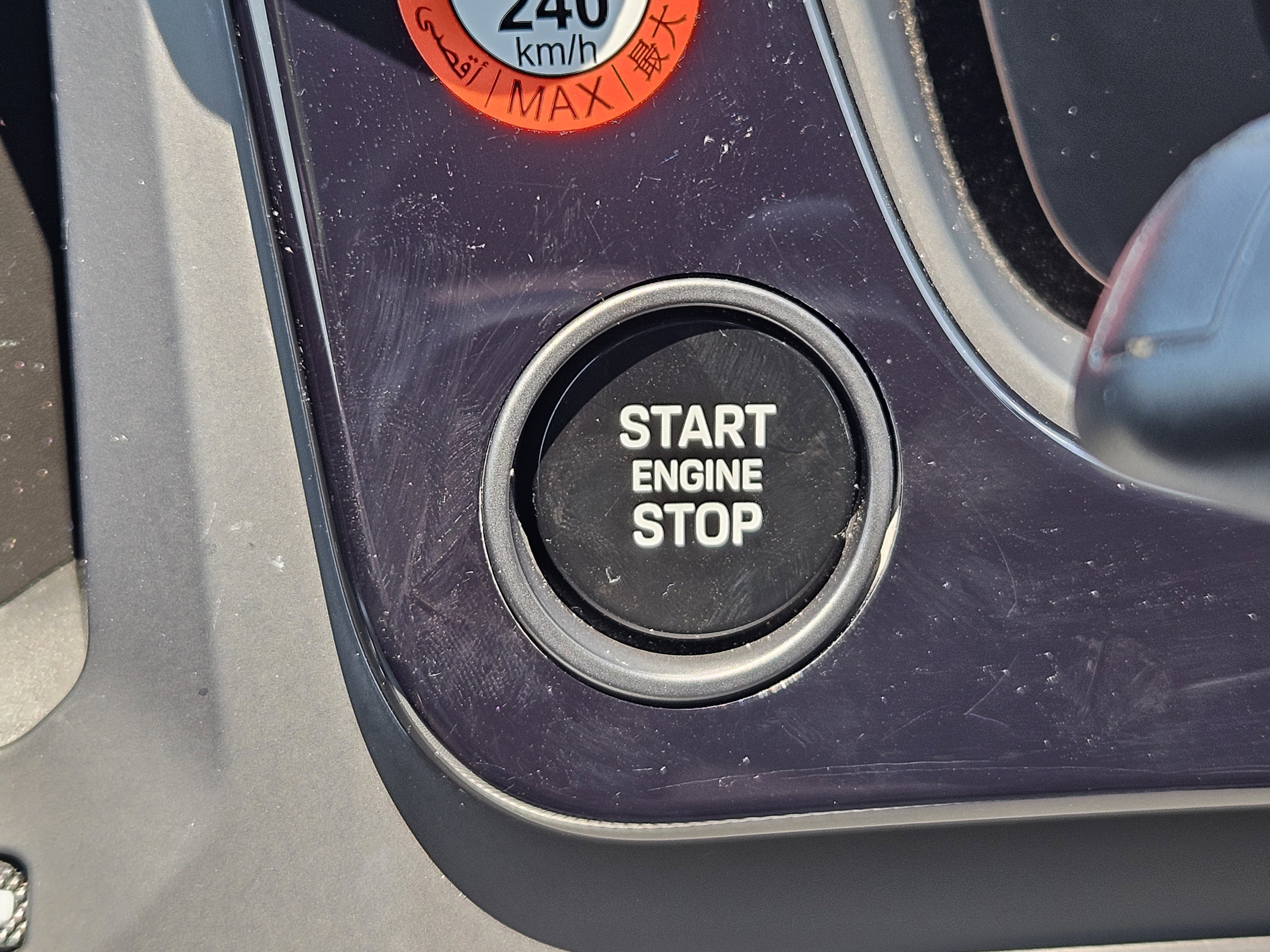 Certified 2025 Porsche Cayenne Coupe image 29