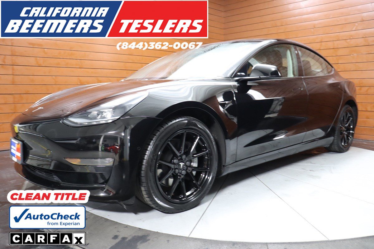 Used 2023 Tesla Model 3 Standard Range image 1