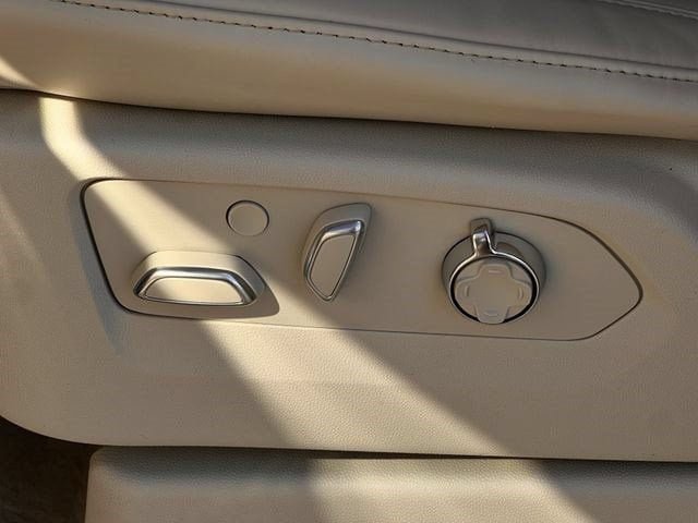 New 2026 Cadillac Escalade ESV Platinum Luxury AWD/4WD image 21