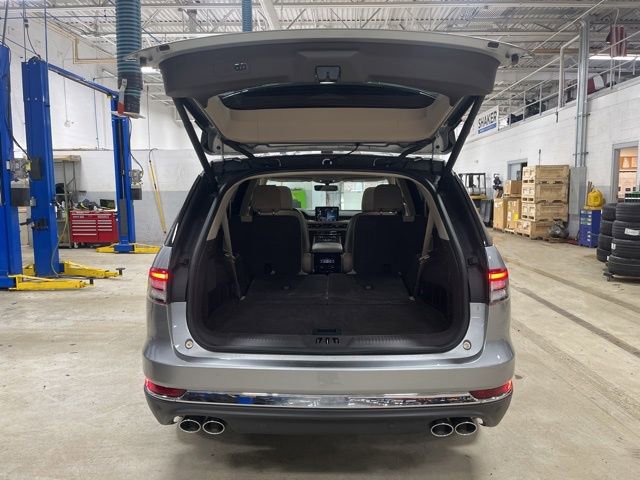 Used 2023 Lincoln Aviator Reserve w/ Elements Package Plus image 9