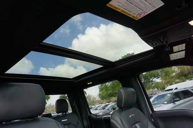 Certified 2022 Ford F350 Platinum w/ Tremor Off-Road Package AWD/4WD image 11