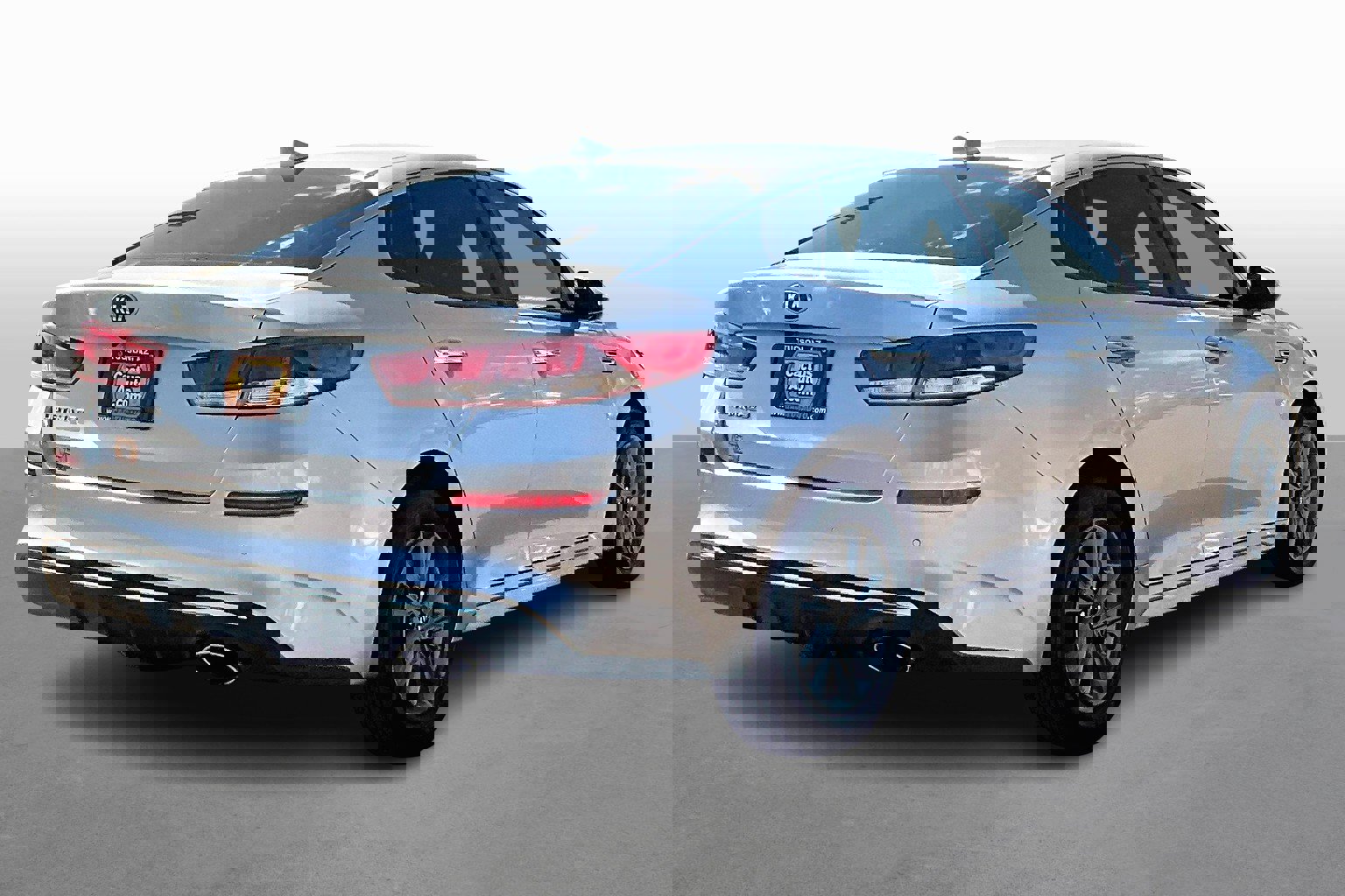 Used 2020 Kia Optima LX image 2