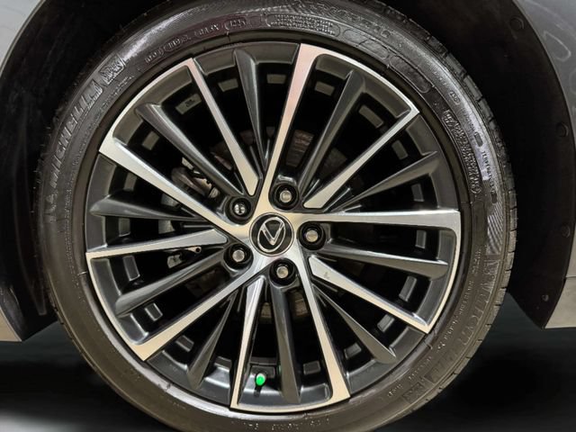 Used 2024 Lexus ES 350 w/ Premium Package FWD image 32