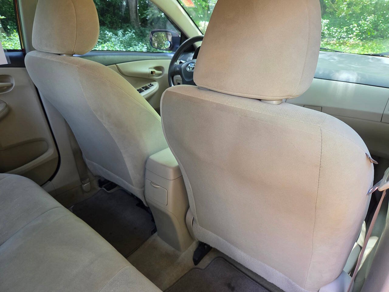 Used 2013 Toyota Corolla L FWD image 12
